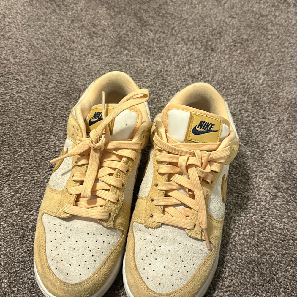 Yellow dunks